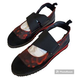 Vibram damp Red and Black Mary Jane Sneaker Water Shoe Size 39